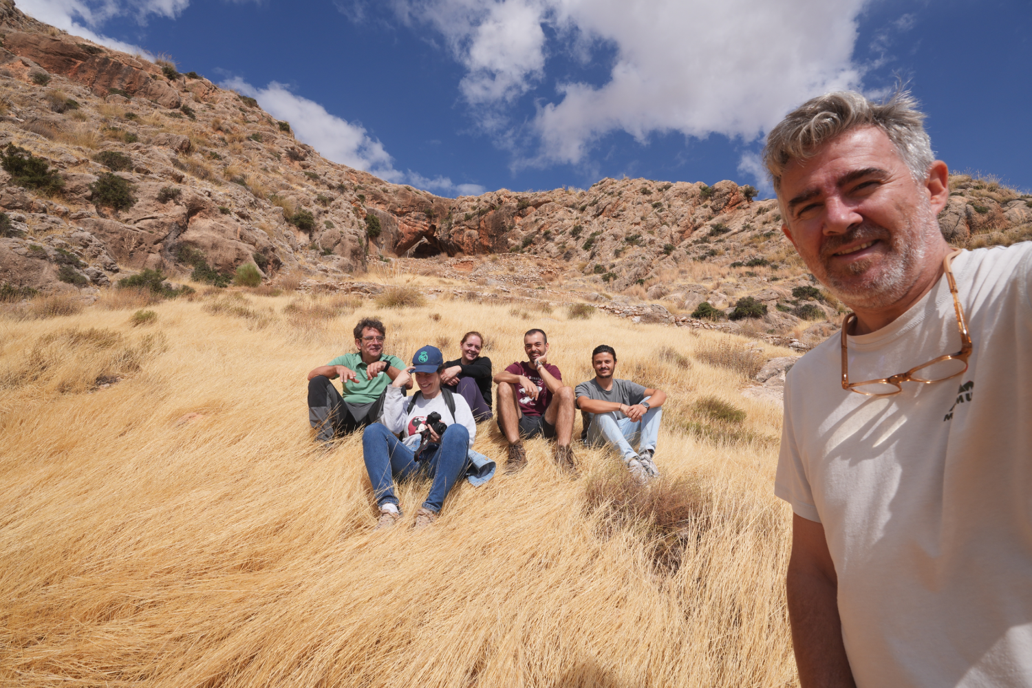 Visita a la Cueva de Hora de la Dra. Pamela Steffan junto a investigadores y becarios de la UGR