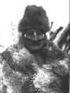 Pintura facial usada por Tenenesk, un hombre Selk'nam de Tierra del Fuego, en su rol de xon (shaman). Foto tomada por M. Gusinde entre 1918 y 1923.
